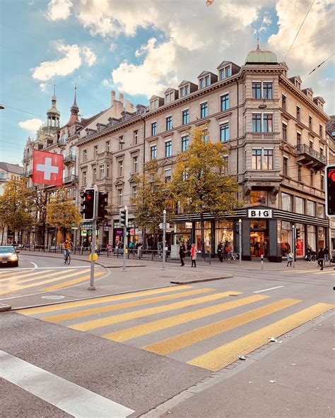 Zurich Bahnhofstrasse, 42 .